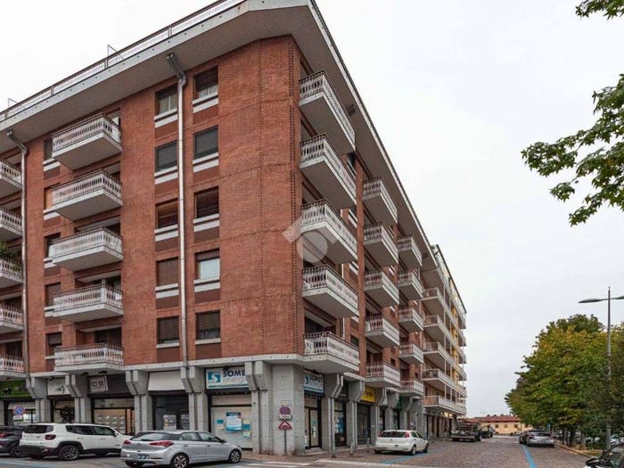 Appartamento con 5 locali in vendita in Piazza castello, Centro, Ciriè