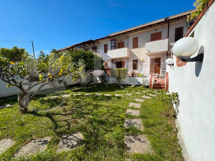 Appartamento quadrilocale in vendita in via Archimede, Siena, Furnari