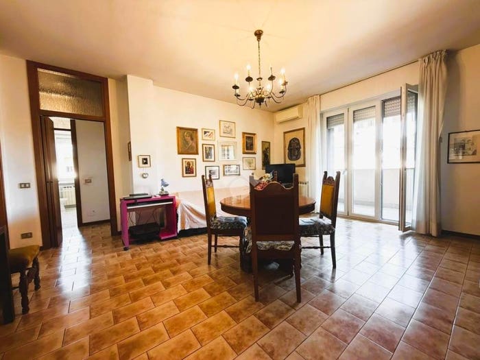 Appartamento trilocale in vendita in Via Piemonte, Centro, Bernareggio