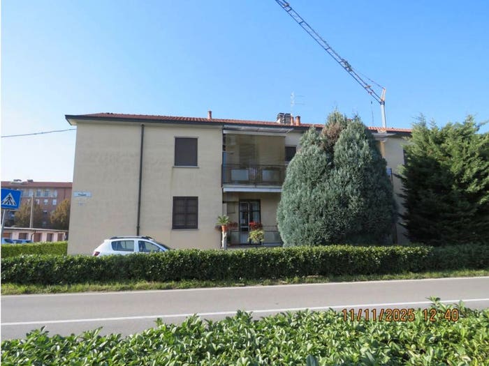 Appartamento trilocale in vendita in Via per Trezzo sull'Adda, Vaprio d'Adda
