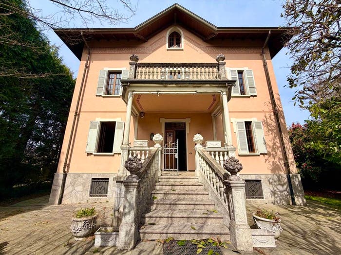 Casa con 6 locali in vendita in Via Monte Rosa, Centro, Invorio