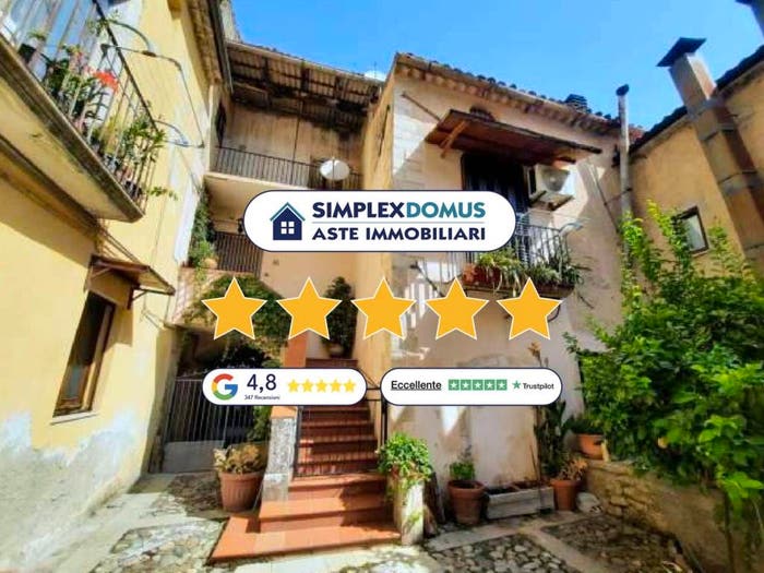 Appartamento quadrilocale in vendita in Via XX Settembre, Centro, Carolei