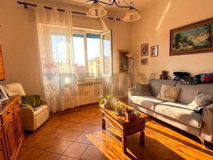 Appartamento con 5 locali in vendita in Centro, Piombino