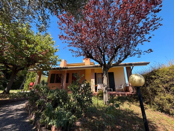 Casa trilocale in vendita in Via Tufi, Centro, Gemmano