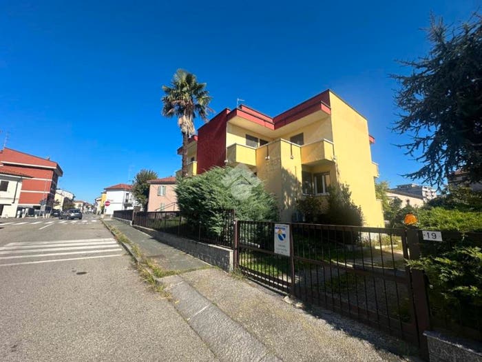Casa con 6 locali in vendita in Via GIancarlo Maggi, Santa Rita, Novara