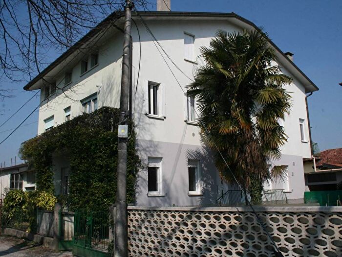 Casa con 6 locali in vendita in via Francesco Musoni Udine, Via Cividale, Udine