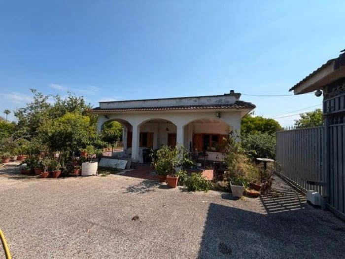 Casa con 5 locali in vendita in Fossignano, Aprilia