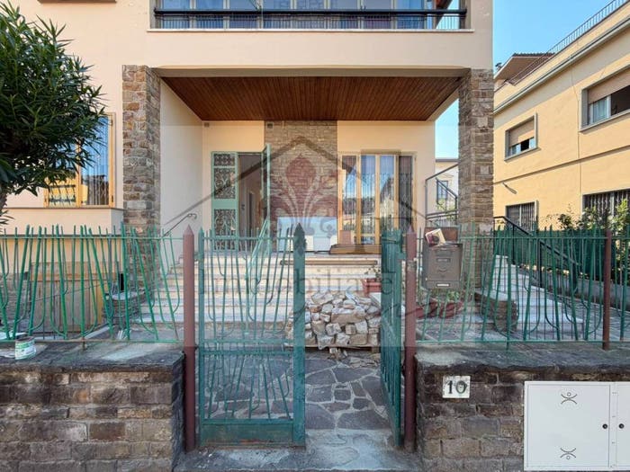 Appartamento trilocale in vendita in Via Mario Calderara, Novoli, Firenze