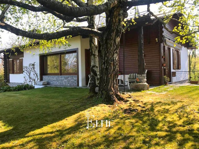 Casa con 6 locali in vendita in Via Madonnina, Leggiuno