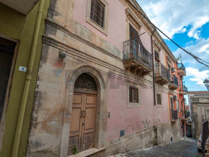 Casa con 6 locali in vendita in via Mannisi, Centro, Melilli