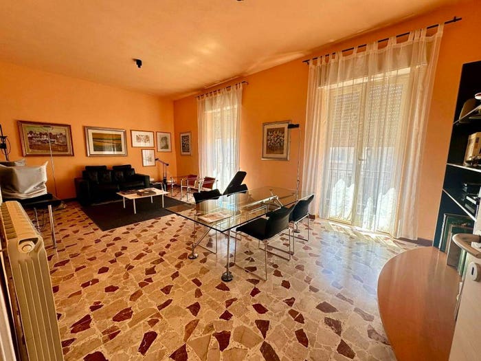 Appartamento quadrilocale in vendita in Via San Leonardo, Centro, Comiso