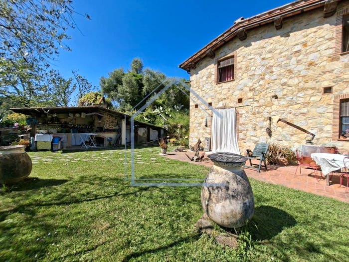 Casa con 5 locali in vendita in Camaiore Paese, Camaiore