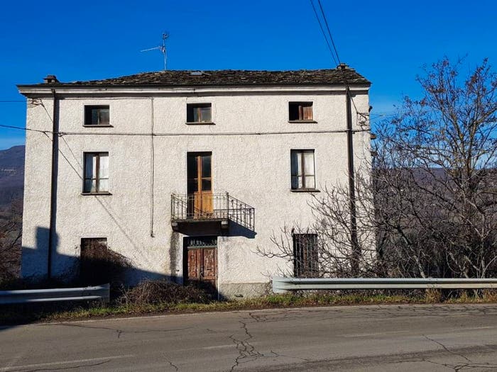 Casa con 5 locali in vendita in Via Roma, Centro, Varsi