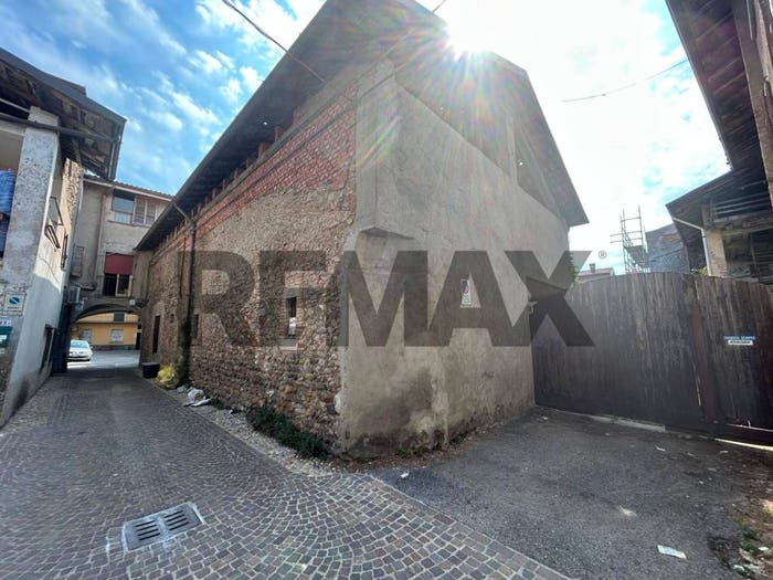 Casa con 6 locali in vendita in VICOLO CONSOLI, Centro, Brembate