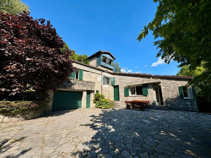 Casa quadrilocale in vendita in Via Santissima Trinità, Casnigo