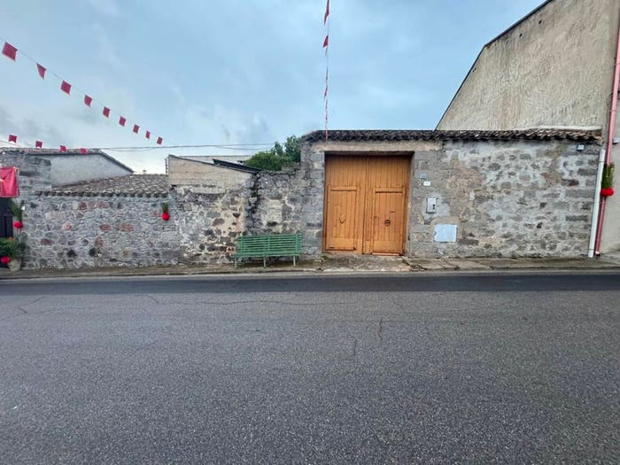 Casa con 6 locali in vendita in Via Cuccuru Domus, Serrenti