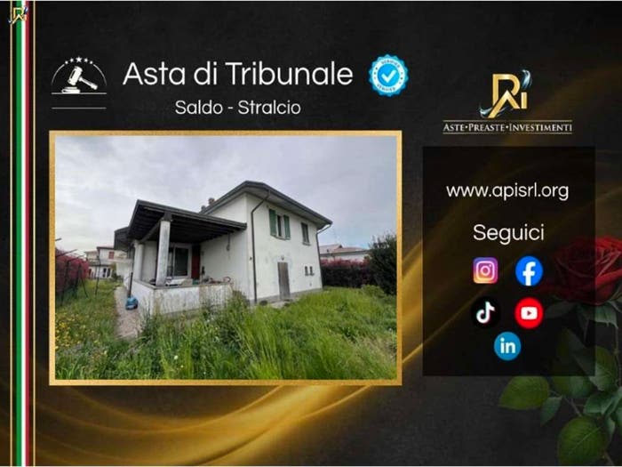 Appartamento con 5 locali in vendita in Via Giovanni XXIII, Pianengo