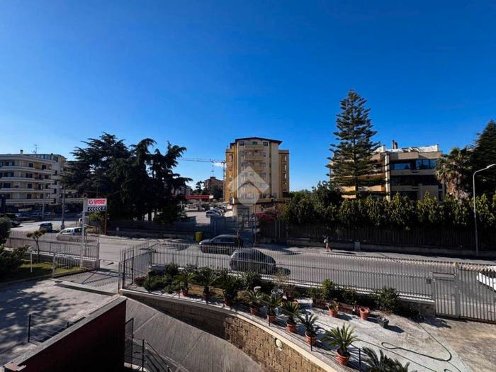 Appartamento con 6 locali in vendita in Viale Della Libertà, Aversa