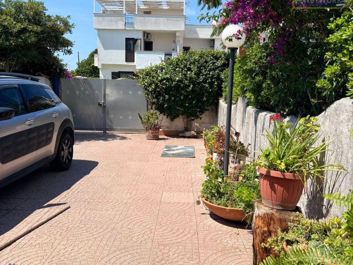 Appartamento trilocale in vendita in viale Lazio, Torre Marina Lido di Tirrenella, Ardea