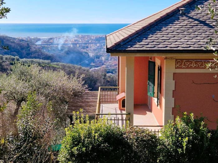 Casa con 6 locali in vendita in Via Domenico Canata, Cogorno
