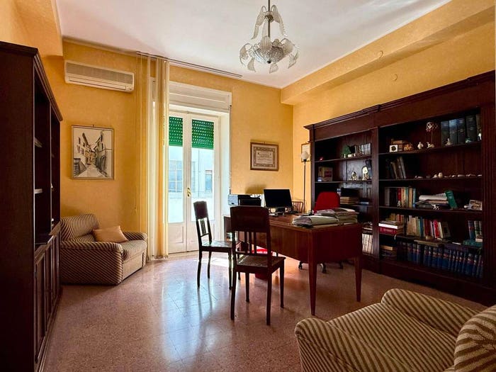 Appartamento trilocale in vendita in Via Riccardo Misasi, Centro, Cosenza