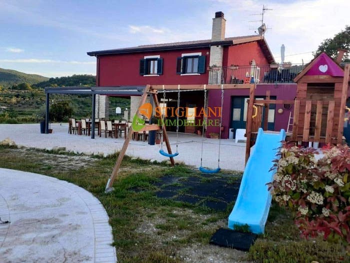 Casa con 6 locali in vendita in Contrada Collefalcone, Guardialfiera