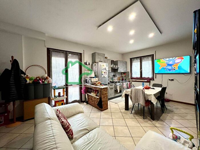 Appartamento trilocale in vendita in Via Fratelli Cairoli, Centro, Sant'Angelo Lodigiano
