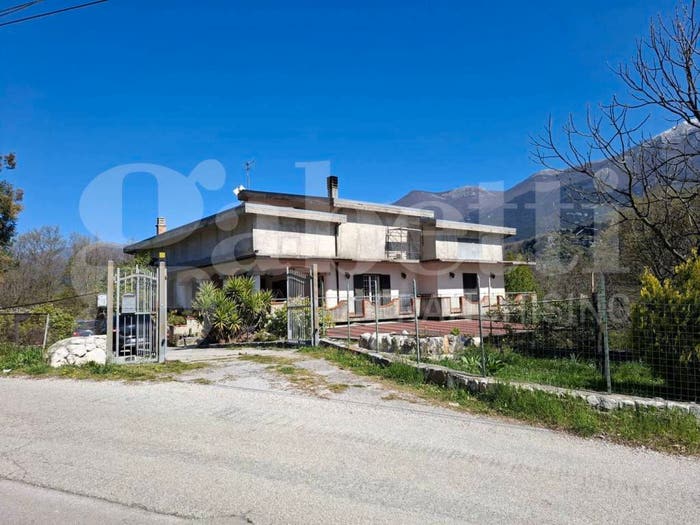Casa con 5 locali in vendita in Località Collepiano, Collepiano, Balsorano