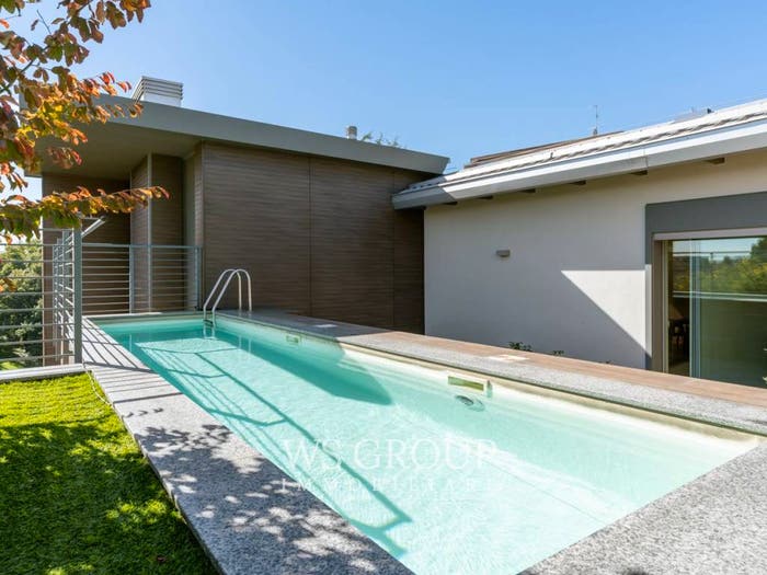 Casa quadrilocale in vendita in Via Privata Vincenzo Monti, Centro, Carate Brianza