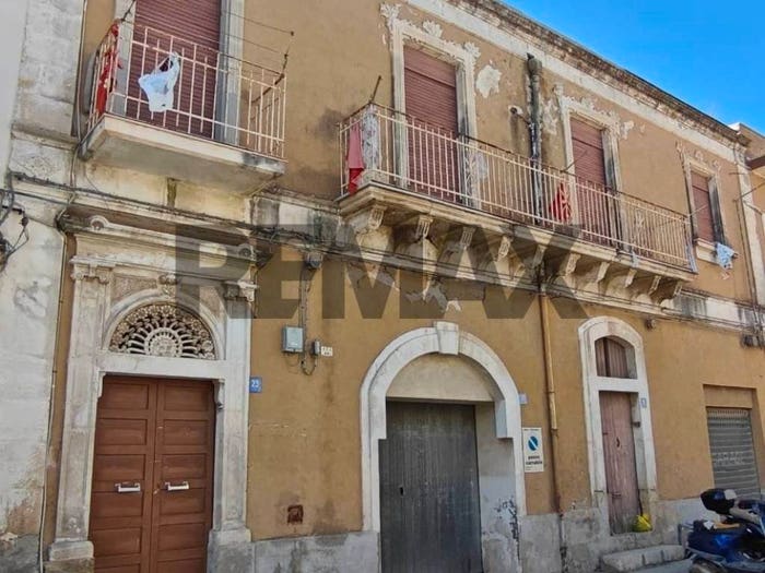 Casa trilocale in vendita in via Magenta, Centro, Pachino