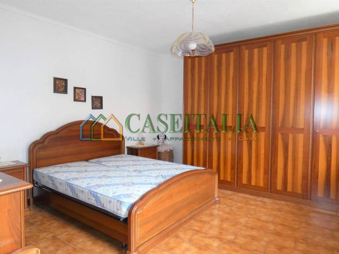 Casa con 6 locali in vendita in Via Vincenzo Gioberti, Centro, Borgofranco d'Ivrea