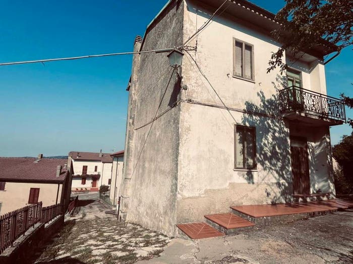 Appartamento con 5 locali in vendita in Via Aldobrandeschi, Selvena, Castell'Azzara