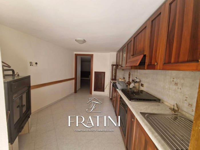Casa quadrilocale in vendita in Frazione Cerqueto, Cerqueto, Civitella del Tronto