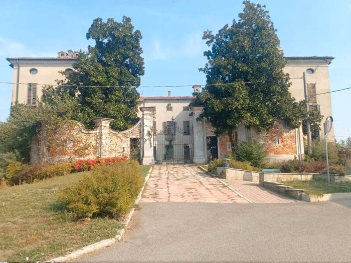 Appartamento quadrilocale in vendita in Piazza XXV Aprile, Centro, Zerbo
