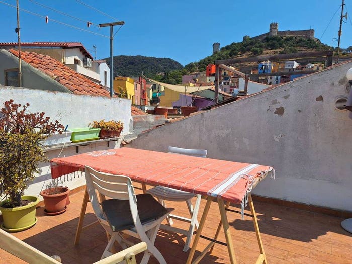 Casa quadrilocale in vendita in Via Corte Intro, Centro, Bosa