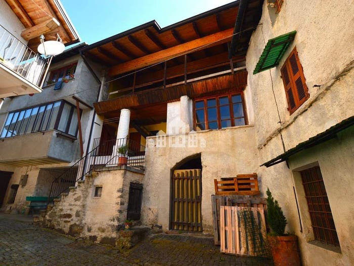 Casa quadrilocale in vendita in via Giuseppe Mazzini, Vico Canavese, Valchiusa