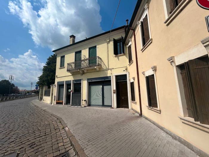 Casa con 6 locali in vendita in ADRIA Vicolo Preti, Centro, Adria