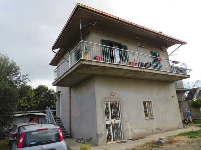 Appartamento con 6 locali in vendita in Via Pianetti, Nepi