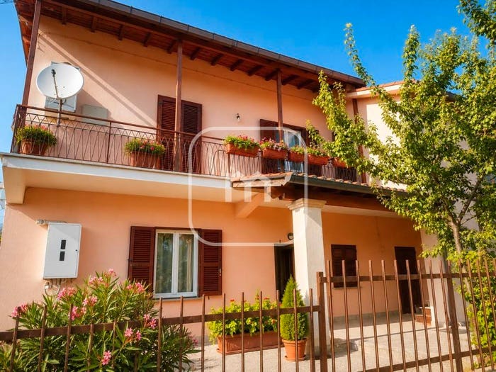 Appartamento trilocale in vendita in Via Quadrelle, Centro, Palestrina