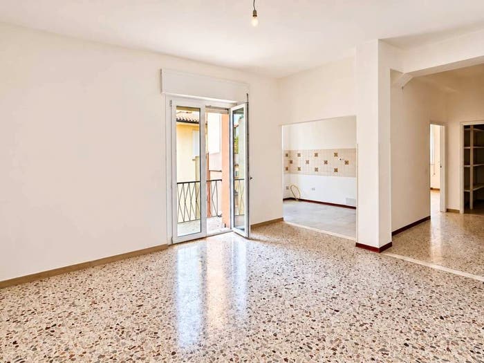 Appartamento quadrilocale in vendita in INIZI VIALE FIRENZE, Viale Firenze Paciana, Foligno