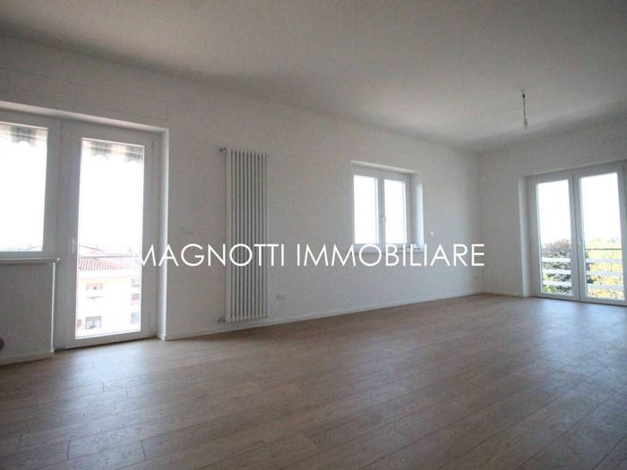 Appartamento quadrilocale in vendita in Via Soreville, Centro, Campoformido