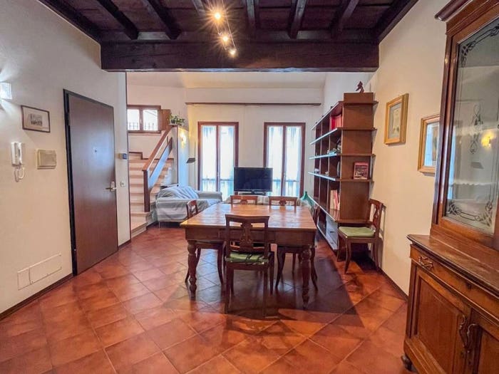 Appartamento con 6 locali in vendita in Via Governolo, Centro, Mantova