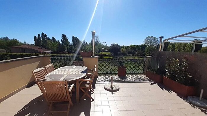 Appartamento con 5 locali in vendita in Pietrasanta