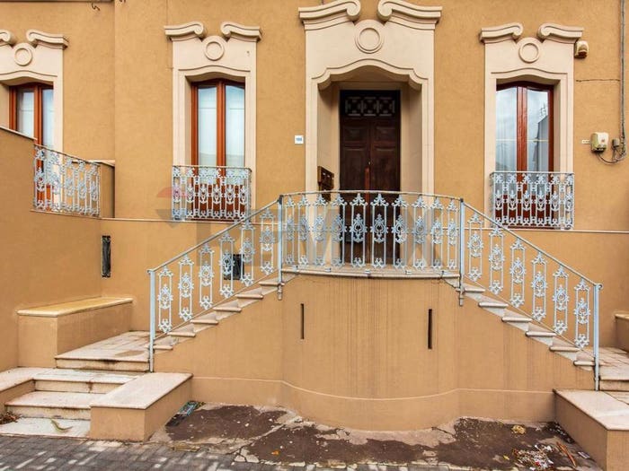 Appartamento con 6 locali in vendita in Viale Mario Rapisardi, Cibali, Catania