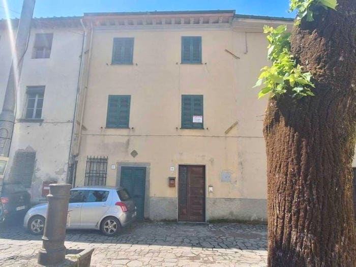 Casa con 6 locali in vendita in Centro, Borgo a Mozzano