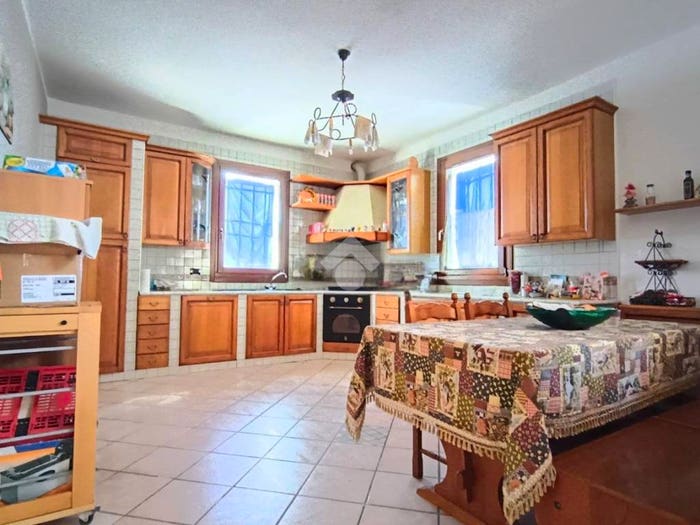 Casa quadrilocale in vendita in Via Camerone, Frazioni di Molinella, Molinella
