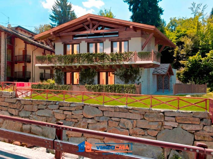 Casa con 5 locali in vendita in Viale Valleggia, Centro, Limone Piemonte