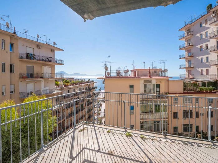 Appartamento con 5 locali in vendita in Via Kagoshima, Vomero, Napoli