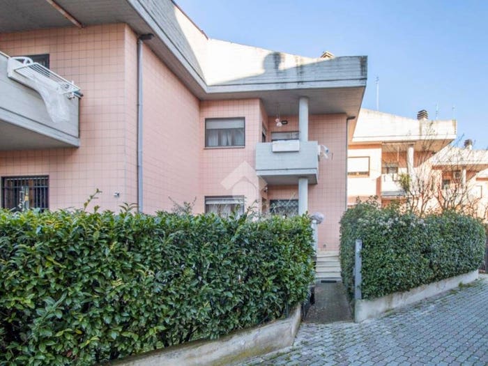 Casa con 5 locali in vendita in Via Quirino Majorana, Rieti
