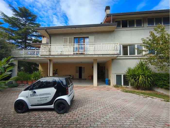 Casa con 6 locali in vendita in Bastardo, Giano dell'Umbria